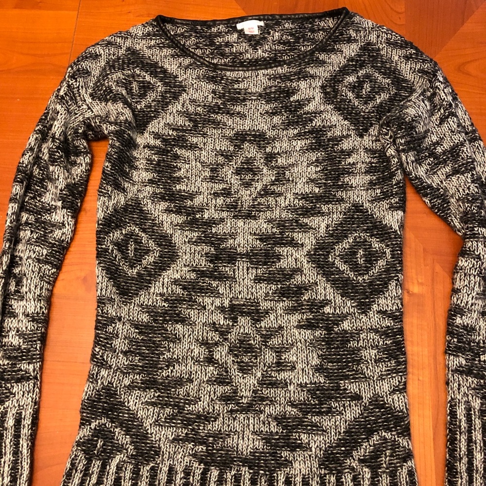 Xhilaration Sweater